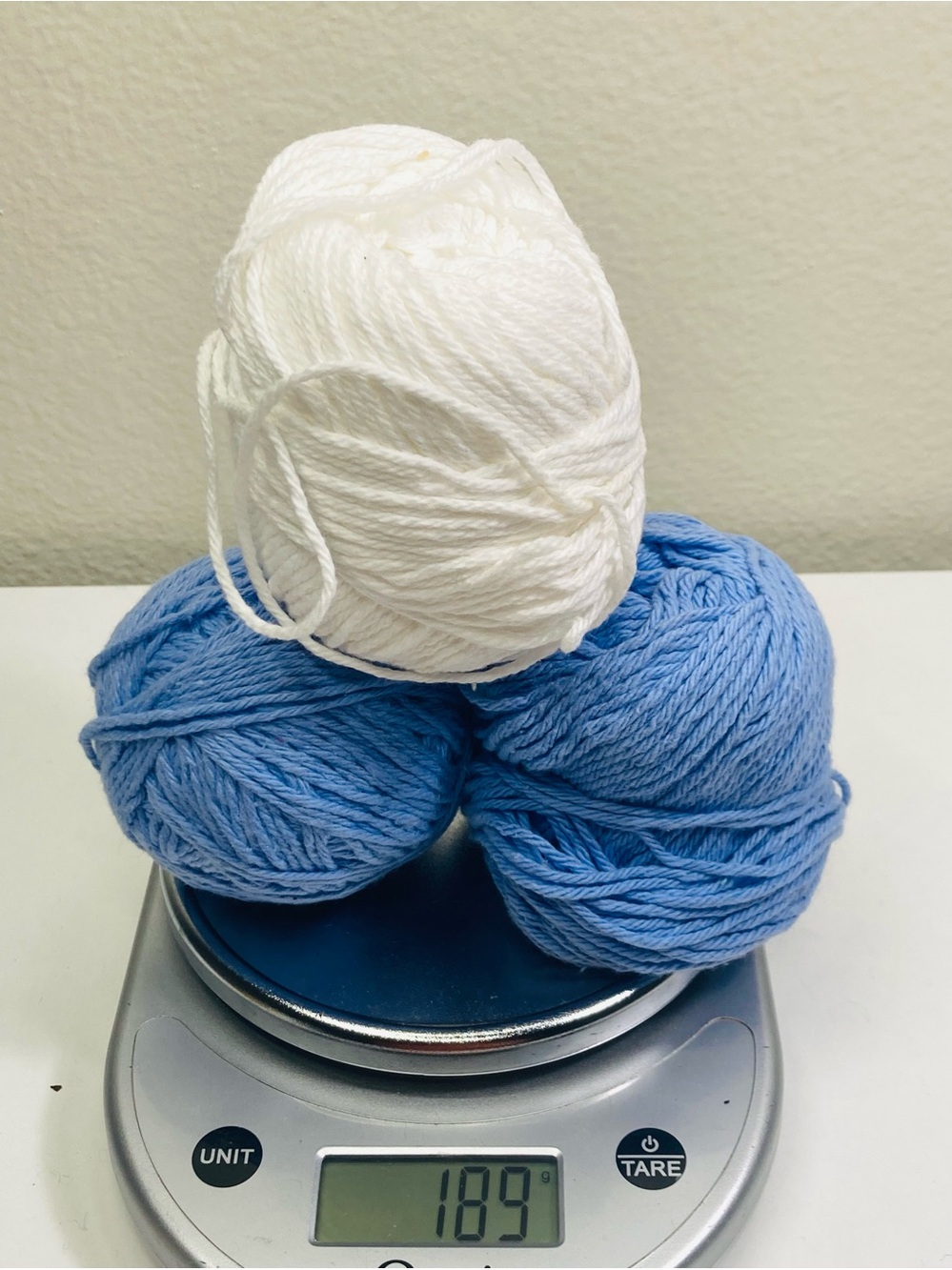 189 g / 6.67 oz Cotton Yarn Bundle - Blue and White